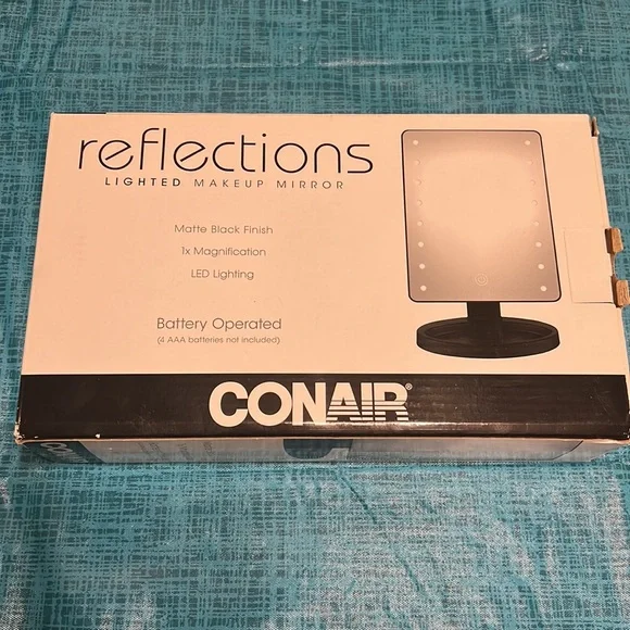 Lighted Makeup Mirror - Picture 2 of 5